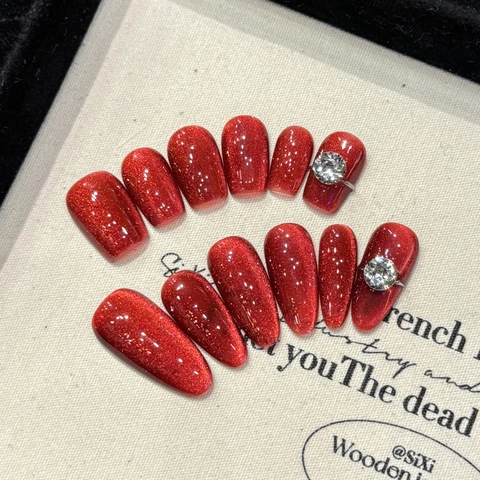 Faux Ongles Press On Rouge Oeil De Chat Magnétique Brillant Avec Strass Élégant Fait Main Pour Femmes Festif