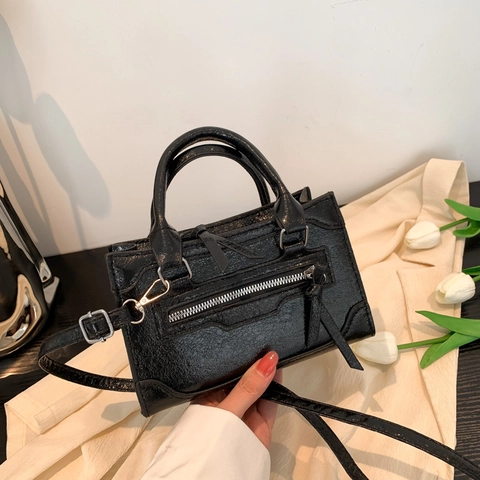Mini Sac À Main En Cuir Pu Métallisé Style Moto Sac À Bandoulière Avec Glands Pour Femmes Street Trendy