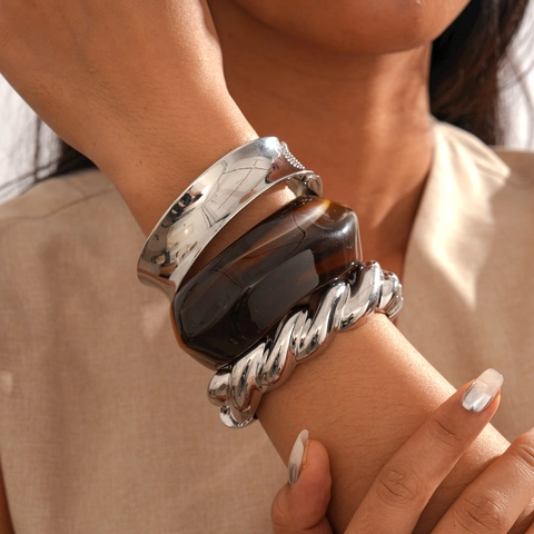 Minimalistischer Geometrischer Offener Armreif Metalllegierung Harz Retro Mix Media Mode Schmuck Für Damen