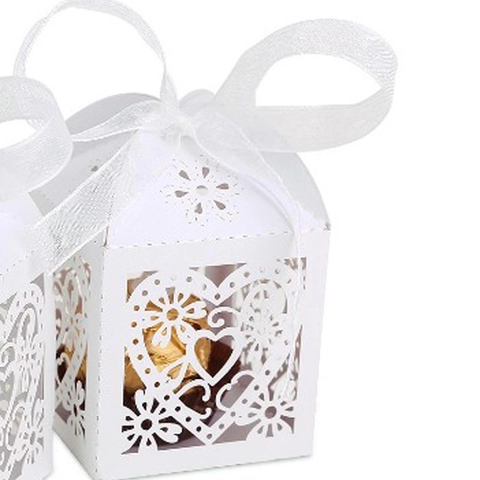 Heart Shaped Laser Cut Candy Box Artificial Pearl Paper Hollow Favor Gift Box With Ribbon For Wedding Party Decoration