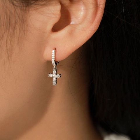 Pendientes De Aro Con Charm De Cruz De Plata De Ley 925 Moissanite Color D VVS1 Pavé Circonita Joyería Elegante