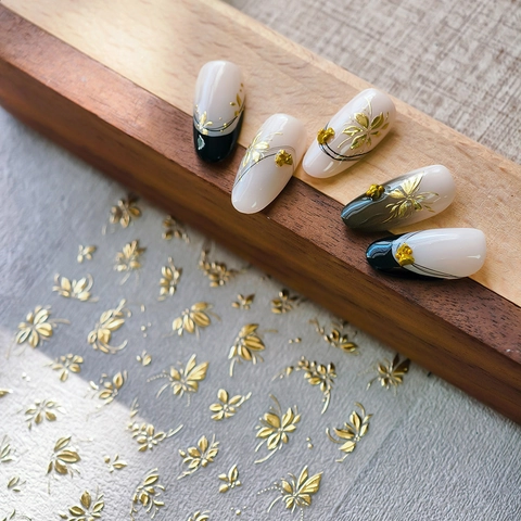 Pegatinas De Uñas En Relieve 3D Bronceado Oro Mariposa Flor Hoja Patrones Auto Adhesivas Decoraciones De Manicura