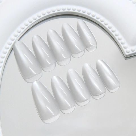 Unghie Finte Fatte A Mano Occhio Di Gatto Lucentezza Perla Artificialta Forma Mandorla Sfumata Elegante Minimalista Per Donne Plastica ABS