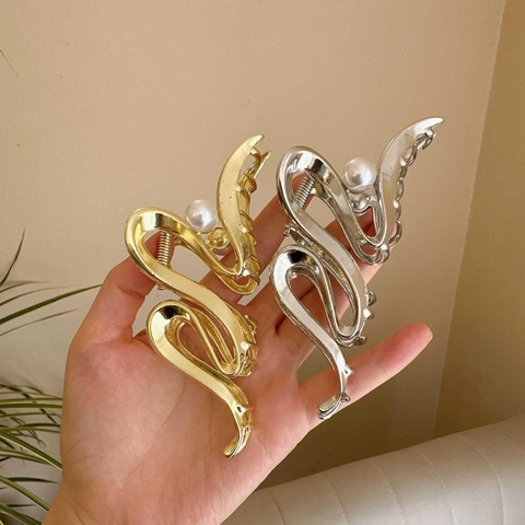 Pinza De Pelo Grande De Aleación Con Perla Artificial Elegante Pinza De Metal Fluido Minimalista Para Mujeres