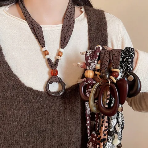 Böhmische Stoffdruck Halskette Für Frauen Lange Holzperlen Acryl Herz Anhänger Ethnische Retro Stil Pulloverkette