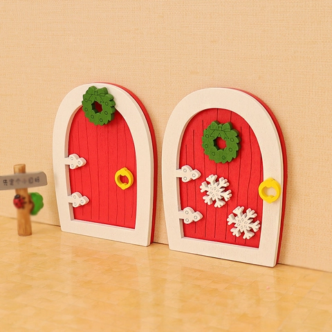 Porta Di Natale In Miniatura In Legno Casa Delle Bambole Decorazione Con Ghirlanda Fiocco Di Neve DIY Micro Paesaggio