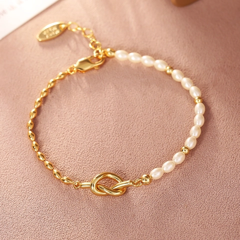 Mode Vergulde Knoop Kunstparel Armband Voor Dames Asymmetrisch Gesplitst Ontwerp Handgemaakte Elegante Sieraden Accessoire