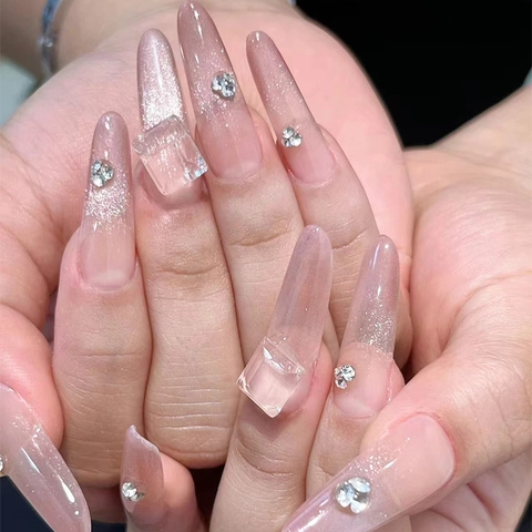 Faux Ongles De Luxe Longue Amande Dégradé Cat Eye Violet Avec Strass Élégants Ongles Artificiels