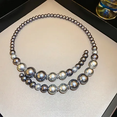 Collier Ras De Cou Multi Rangs En Künstliche Perles De Verre Grises Dégradé Entretoise En Alliage Bijoux Élégants Pour Femmes