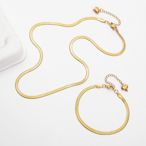 Collar Y Pulsera De Cadena De Serpiente Herringbone De Acero Inoxidable Chapado En Oro De 18K Con Colgante De Corazón