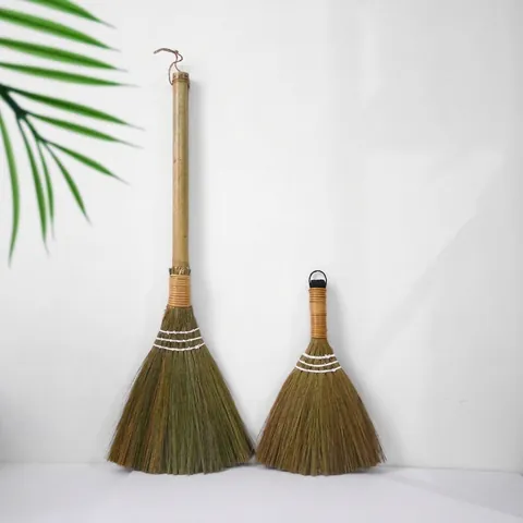 Handmade Natural Silvergrass Small Desktop Cleaning Broom Brush For Tea Table And Keyboard Traditional Crafts Style