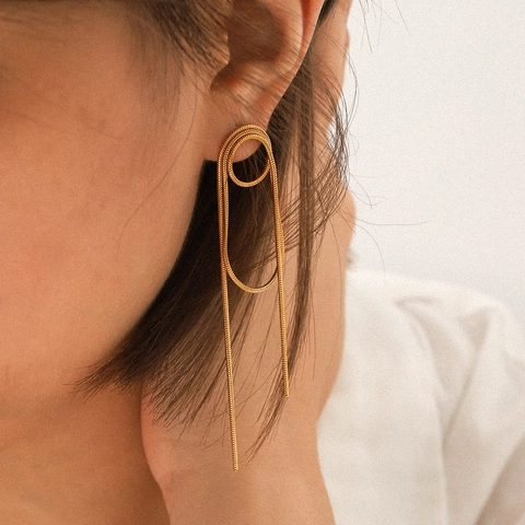 Elegante Vergoldete Edelstahl Schlangenkette Quasten Ohrringe Lange Hänger Minimalistischer Geometrischer Schmuck Für Damen