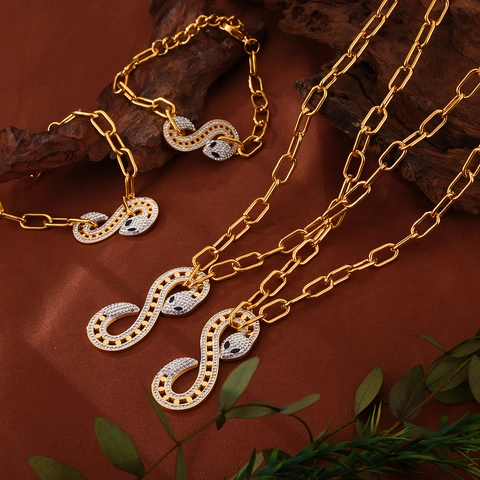 Elegante Collana e Bracciale con Pendente a Forma di Serpente in Acciaio Inossidabile Francese Vintage Placcato Oro Strass Donna