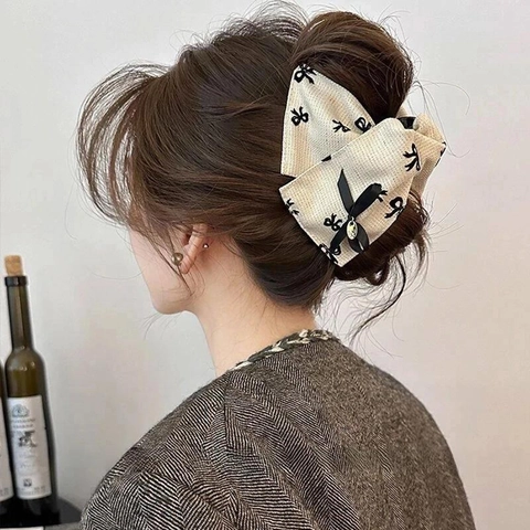 Large Fabric Bow Hair Claw Clip Tweed Texture Vintage French Style Shark Clip With Metal Pendant For Women