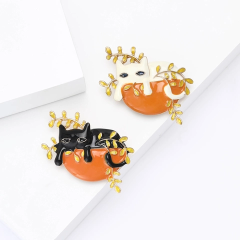 Broche Chat Paresseux en Émail et Alliage Exquise Épingle Animal de Dessin Animé Pour Femme Décoration de Costume Pull Bijoux de Mode Cadeau