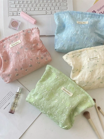 Trousse De Maquillage Jacquard Rose Floral 3D Gaufré Grande Capacité Pochette Cosmétique Voyage Trousse De Toilette Portable Pour Femmes