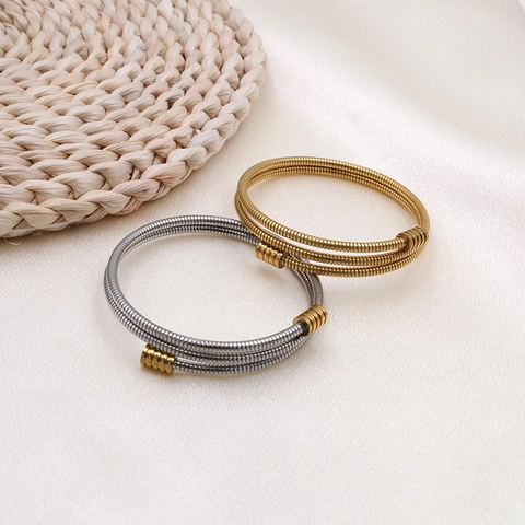 Trendy Meerlaagse Spiraal Armring Voor Dames Titaniumstaal Vervaging Niet Goud Zilver Verguld Stapelbare Spoel Veer Armband Sieraden