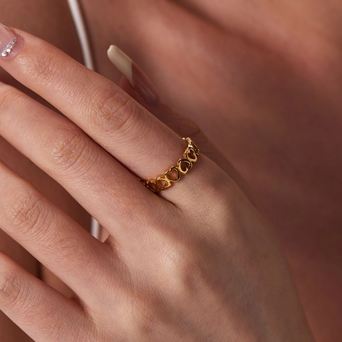 Hollow Heart Stainless Steel Ring Waterproof 18K Gold Plated Cutout Heart Band Minimalist Jewelry For Women Elegant