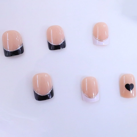 French Square Press On Nails ABS Plastic Heart Pattern Silver Glitter Wearable For Women Valentine Day