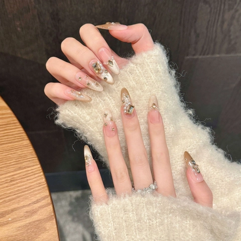 Handgefertigte Luxus Künstliche Nägel Champagner Katzenauge Gradient Lang Stiletto Sarg Mit Strasssteinen Künstliche Perlen Glitzer
