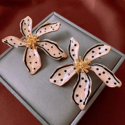 Legierung Blumenohrringe Mit Silberstecker Polka Dot Tropföl Muster Retro Vintage Schmuck Für Damen