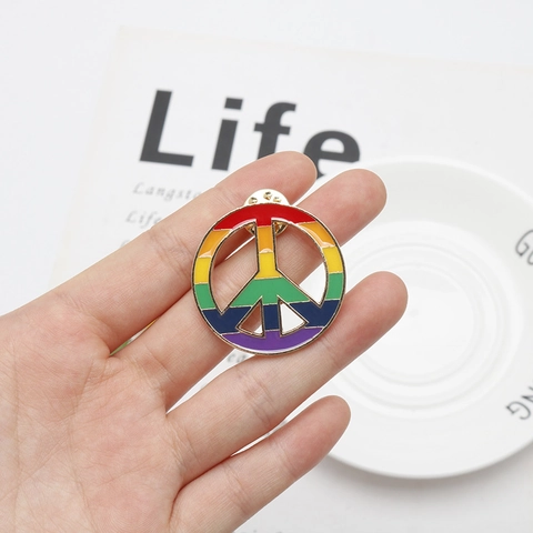 Creative Rainbow Peace Sign Symbol Brooch Pin Alloy Enamel Colorful Geometry Badge For Men Women Daily Travel Accessories
