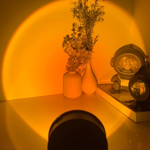 Mini Sunset Projection Lamp RGB Sixteen Colors Remote Control USB Powered Atmosphere Night Light For Bedroom Decor