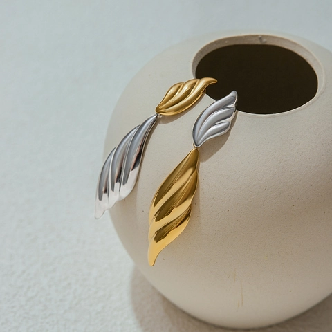 Minimalistische Edelstahl Gold Silber Zweifarbig 18K Vergoldet Gerippte Flügel Ohrringe Geometrischer Polierter Damenschmuck