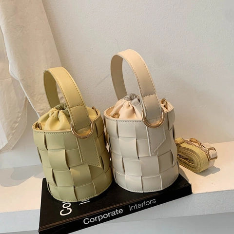 Web-Eimer-Tasche Damen PU-Leder Kordelzug Goldring Griff Umhängetasche Klein Mode Sommer Handtasche