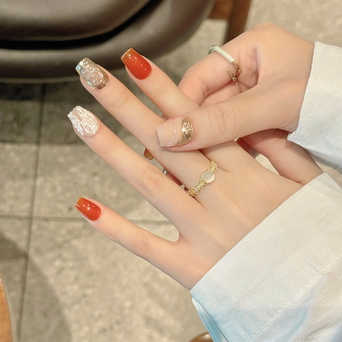 Unghie Finte da Incollare Fatte a Mano Forma a Bara Corta Stile Specchio Zucca Foglia Oro Strass per Decorazione Unghie Donna
