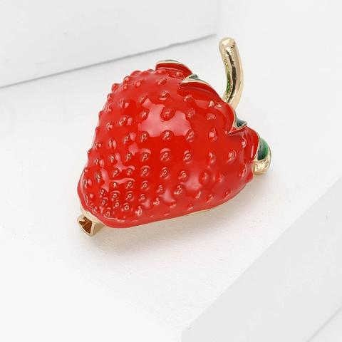 Spilla a Forma di Fragola in Lega Smaltata alla Moda per Donna Simpatico Design di Frutta per Completo Cappotto Pin Gioielli