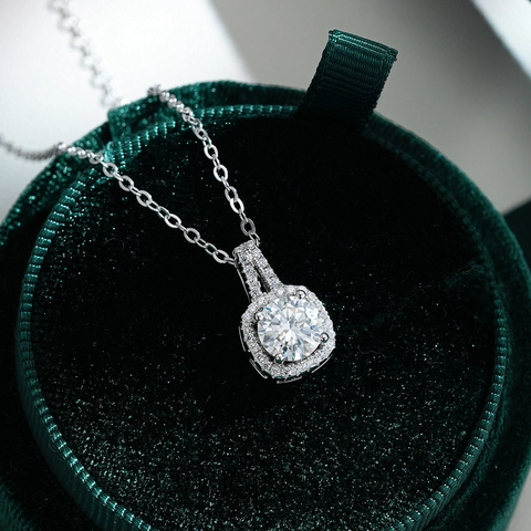 Collier Pendentif Halo Moissanite Argent Sterling 925 Élégant Coupe Ronde Forme Coussin Bijoux Pour Femmes