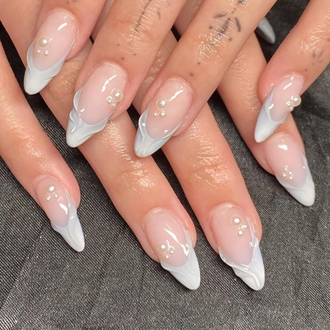 Uñas Postizas Press On Estilo Francés Forma Almendra Puntas Onduladas Decoración Perlas Artificiales Diamantes Imitación Plástico ABS