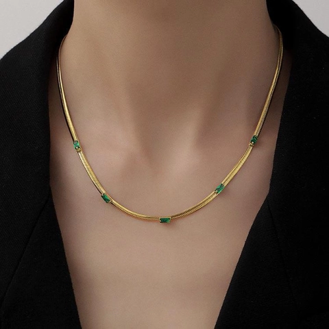 Collier À Chaîne Serpent Avec Zircon Rectangulaire Vert Émeraude Acier Inoxidable Plaqué Or Bijoux Élégants Pour Femmes