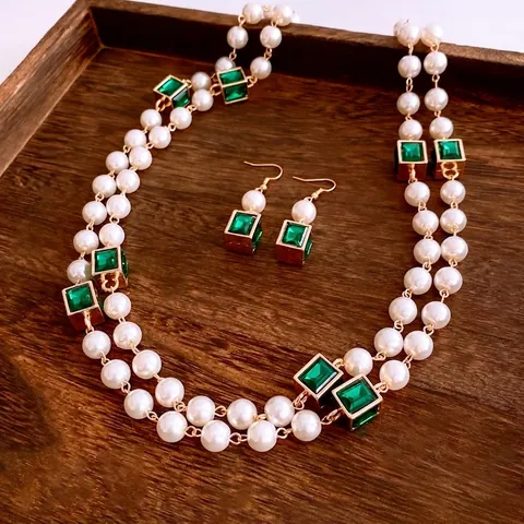 Vintage Artificial Pearl Necklace And Earrings Jewelry Set With Emerald Square Pendants Gold Tone Alloy For Women Luxury Style