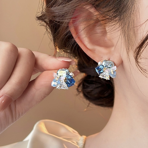 Orecchini A Lobo A Grappolo Di Fiori E Farfalle Con Perno In Argento Placcato Oro 18K Cristallo Perla Artificial Finta Gioielli Eleganti