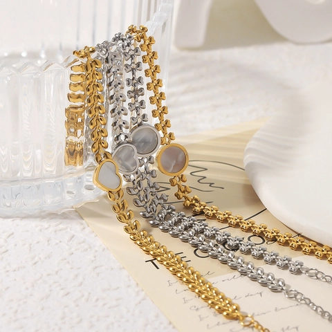 Bracciale in Acciaio Inossidabile a Spiga per Donna Placcato Oro 18K Ciondolo Cuore Tondo Perla Artificiale Gioielli di Moda Regalo