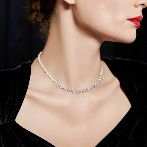 Collana Choker Di Künstliche Perle Elegante Con Grappolo Di Stelle In Zircone Placcato Rame Gioielli Di Lusso Da Donna