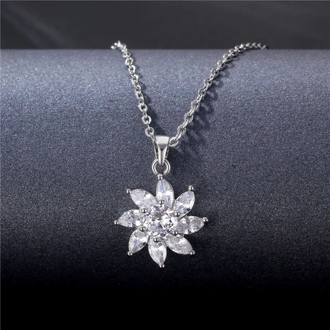 Elegante Collana Con Ciondolo A Fiore Acciaio Al Titanio Rame Con Zircone Scintillante Stile Coreano Per Donna