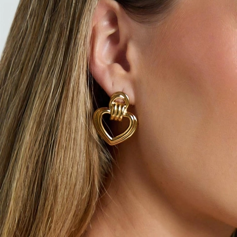 Edelstahl Herz Ohrstecker Gerippte Textur Hohle Herzform Vergoldet Nischen Design Eleganter Schmuck Für Damen