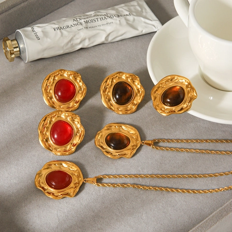 Parure de Bijoux Vintage Style Européen Maillard Acier Inoxydable Plaqué Or 18K Collier Boucles d'Oreilles Strass Ambre Rouge Femme