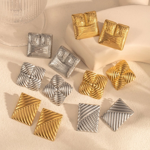 Orecchini Quadrati in Acciaio al Titanio Plissettati Geometrici Minimalisti da Donna Orecchini Metallici Irregolari Vintage