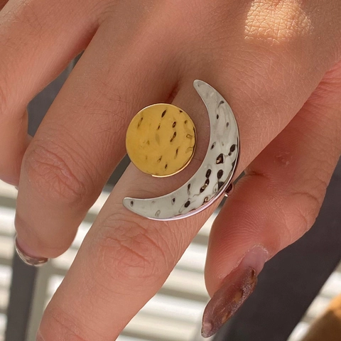 Sonne Und Mond Verstellbarer Ring Edelstahl Hammerschlag-Textur Zweifarbig Wasserdichter Schmuck Für Frauen