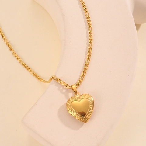 18K Gold Plated Stainless Steel Heart Locket Pearl Necklace Double Layer Retro Engraved Love Heart Photo Frame Jewelry
