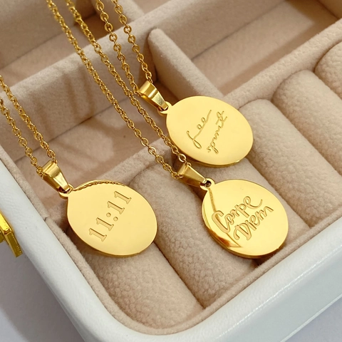 Collana Con Ciondolo Ovale Placcato Oro 18K Acciaio Inossidabile Inciso 11:11 Free Spirit Carpe Diem Gioielli Minimalisti Donna