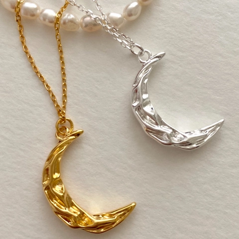 Collana Con Pendente A Luna In Argento Sterling 925 Con Texture Martellata Irregolare Piegata Gioielli Minimalisti Donna