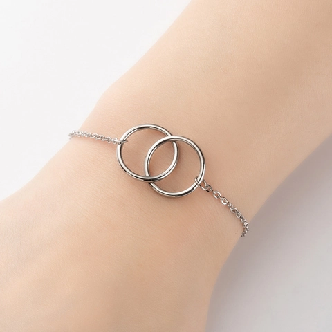 Bracciale A Doppi Anelli Incastrati In Acciaio Inossidabile Placcato Oro 18K Gioielli Geometrici Minimalisti Donna