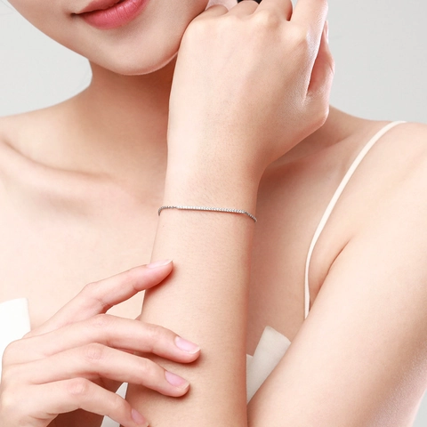 Semplice Bracciale a Barra in Argento Sterling 925 per Donna Minimalista Regolabile con Chiusura Bolo Zirconia Intarsiata Gioielli