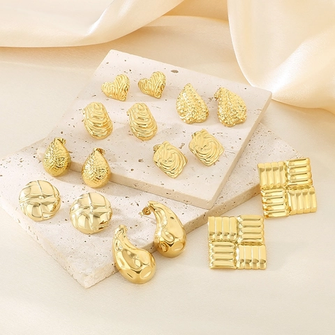 Boucles d'Oreilles Clous en Acier Inoxydable Texturé Plaqué Or 18K Luxe Vintage pour Femmes Rétro Cœur Goutte d'Eau Géométrique Bijoux de Mode Haut de Gamme