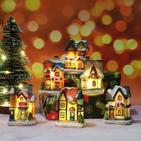 Weihnachten Leuchtendes Harzhaus Ornamente LED Beleuchtet Schneebedeckt Miniatur Dorf Desktop Dekoratives Geschenk
